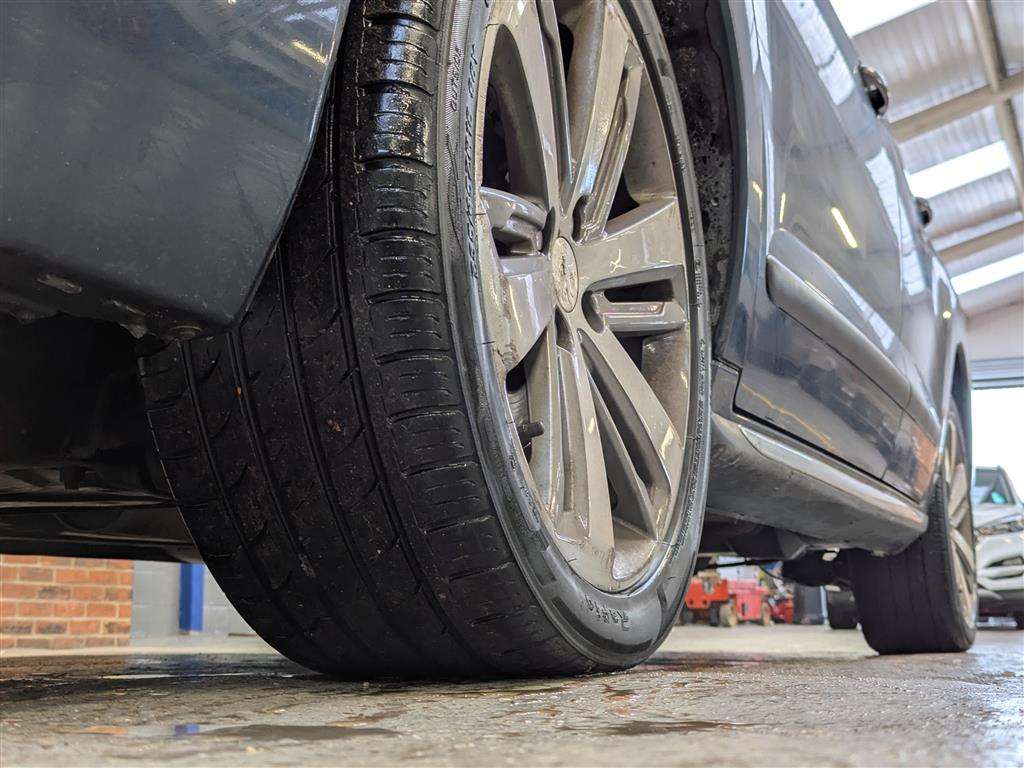 <p>2015 PEUGEOT 3008 ALLURE PURE TECH S/S</p>