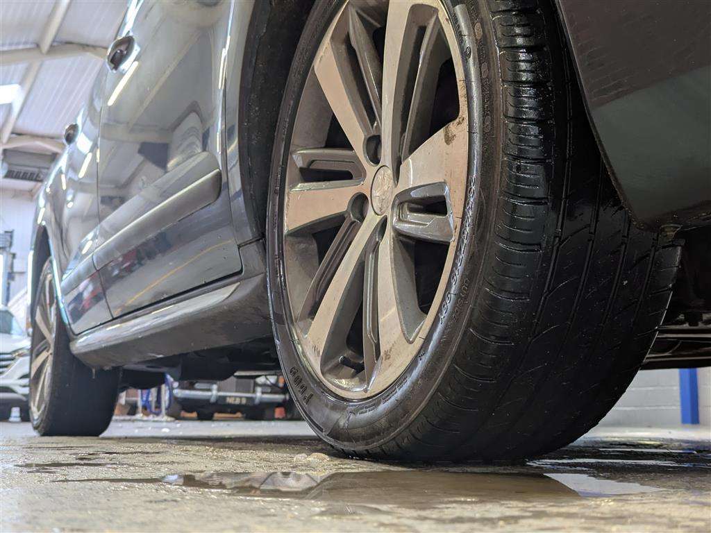 <p>2015 PEUGEOT 3008 ALLURE PURE TECH S/S</p>