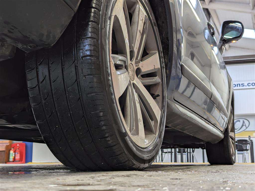 <p>2015 PEUGEOT 3008 ALLURE PURE TECH S/S</p>