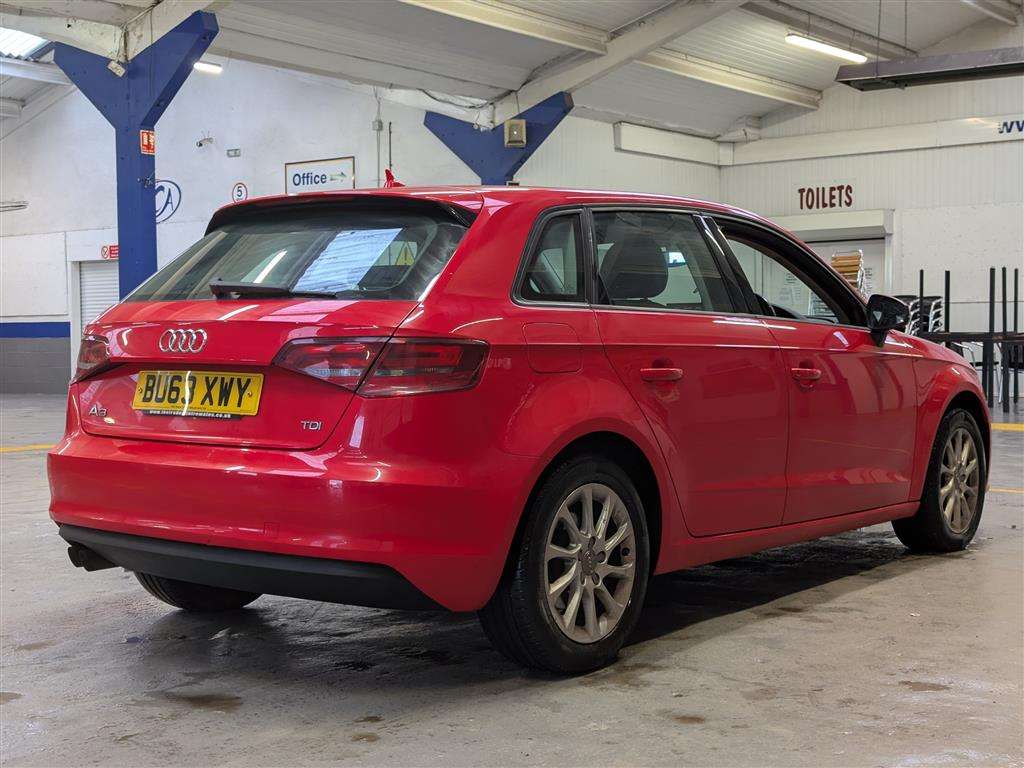 <p>2013 AUDI A3 SE TDI</p>