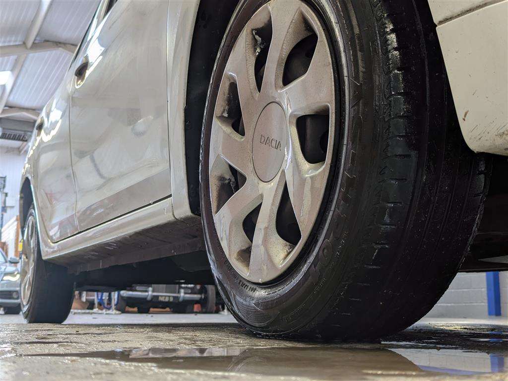 <p>2019 DACIA SANDERO ESSENTIAL TCE</p>