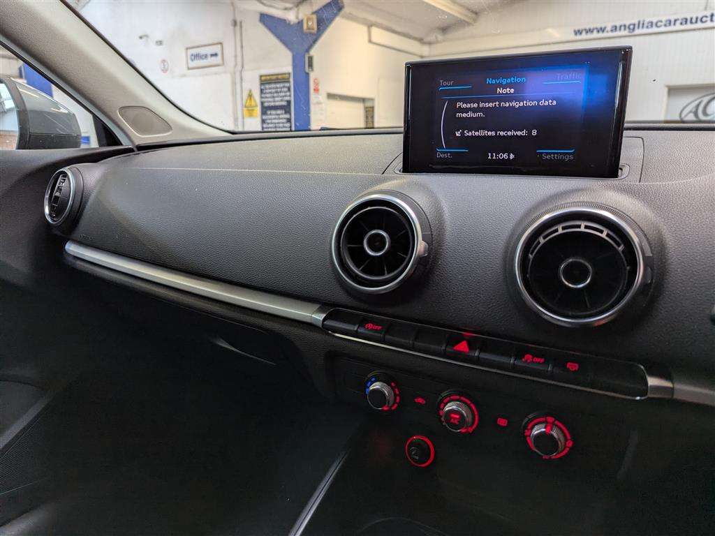 <p>2013 AUDI A3 SE TDI</p>