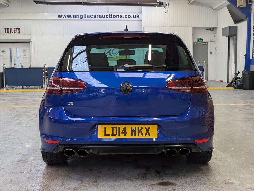 <p>2014 VOLKSWAGEN GOLF R DSG</p>