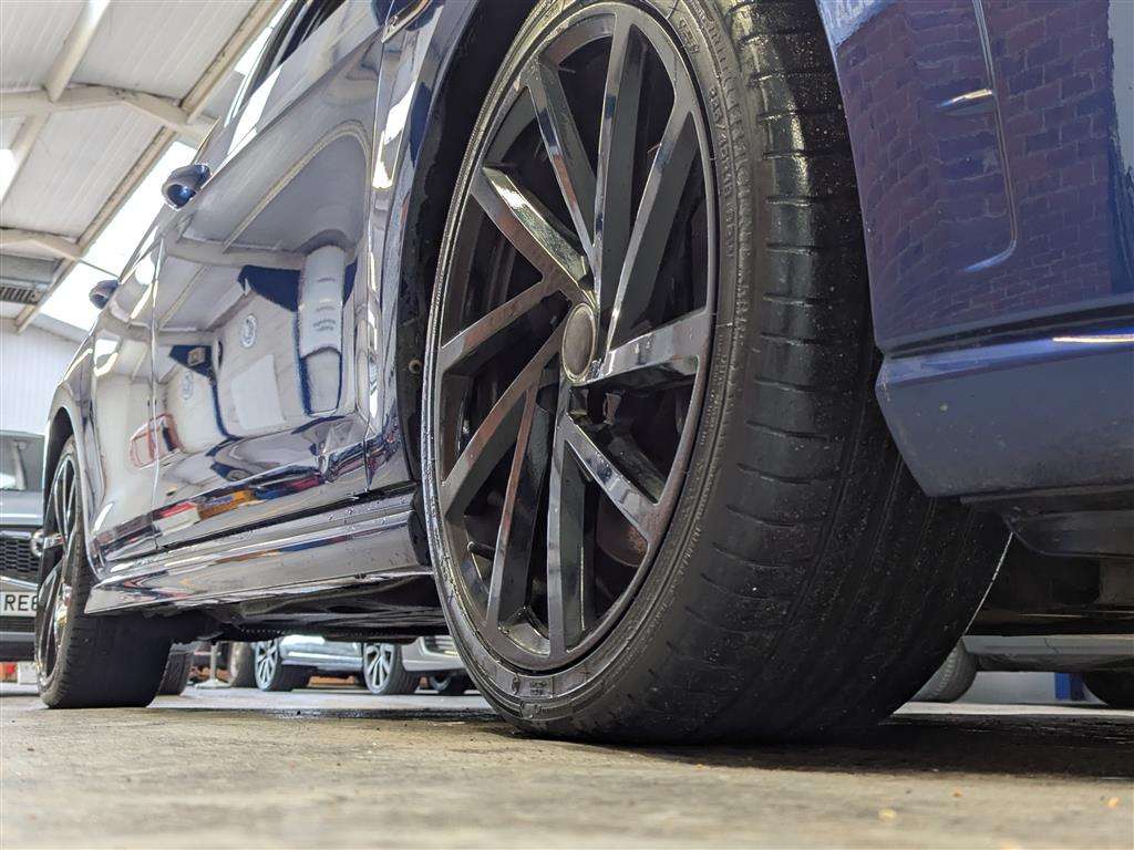 <p>2014 VOLKSWAGEN GOLF R DSG</p>