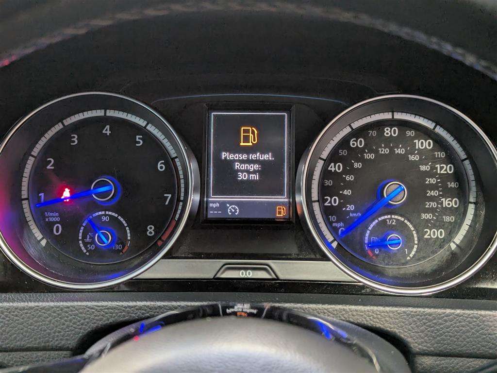 <p>2014 VOLKSWAGEN GOLF R DSG</p>