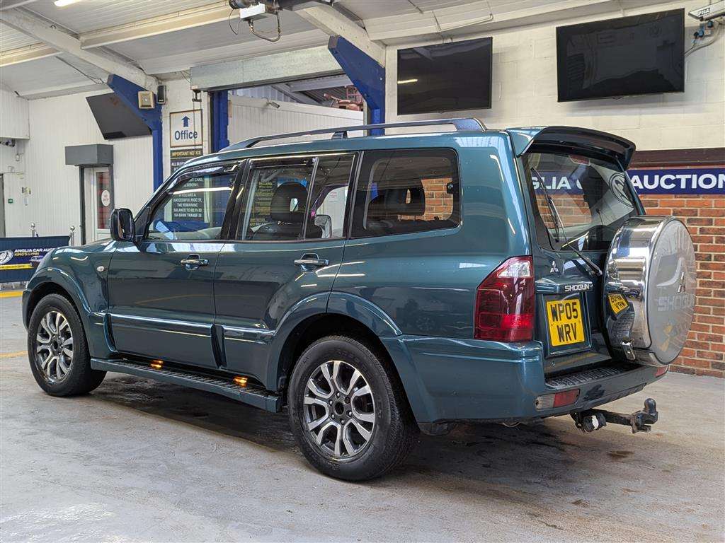 <p>2005 MITSUBISHI SHOGUN DI-D ELEG-CE LWB A</p>
