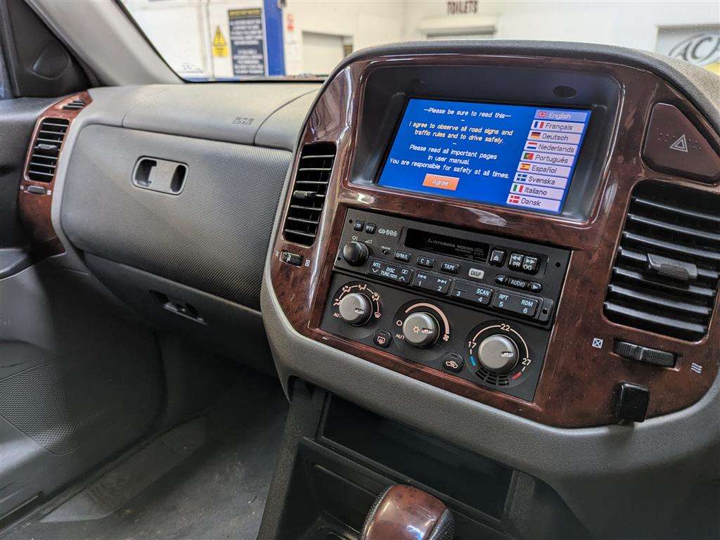 <p>2005 MITSUBISHI SHOGUN DI-D ELEG-CE LWB A</p>