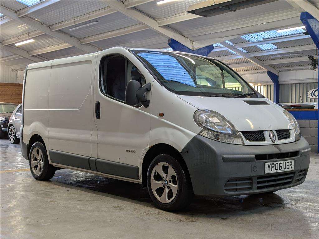 <p>2006 RENAULT TRAFIC SL27 DCI 100 SWB</p>