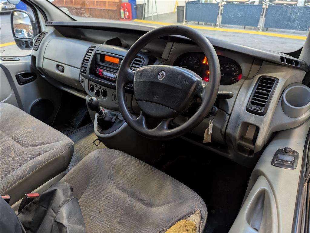 <p>2006 RENAULT TRAFIC SL27 DCI 100 SWB</p>