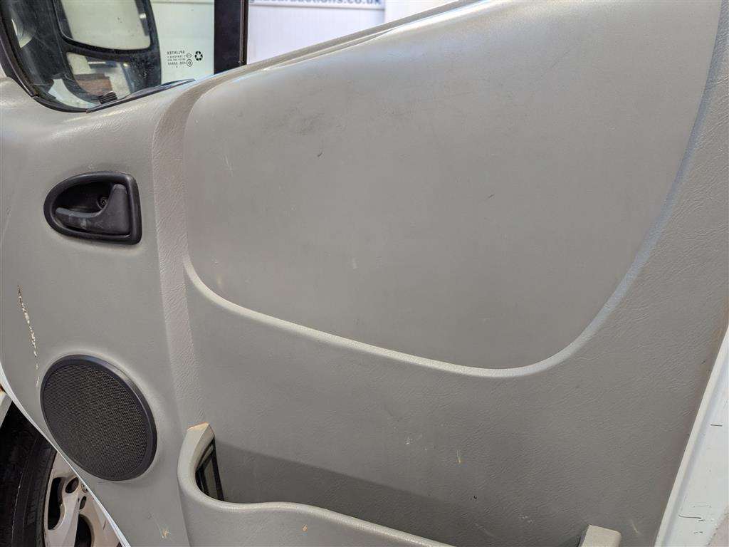 <p>2006 RENAULT TRAFIC SL27 DCI 100 SWB</p>