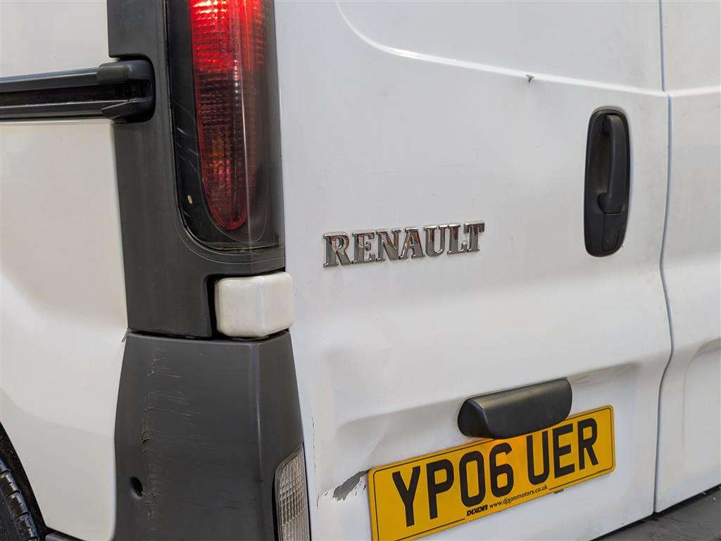 <p>2006 RENAULT TRAFIC SL27 DCI 100 SWB</p>