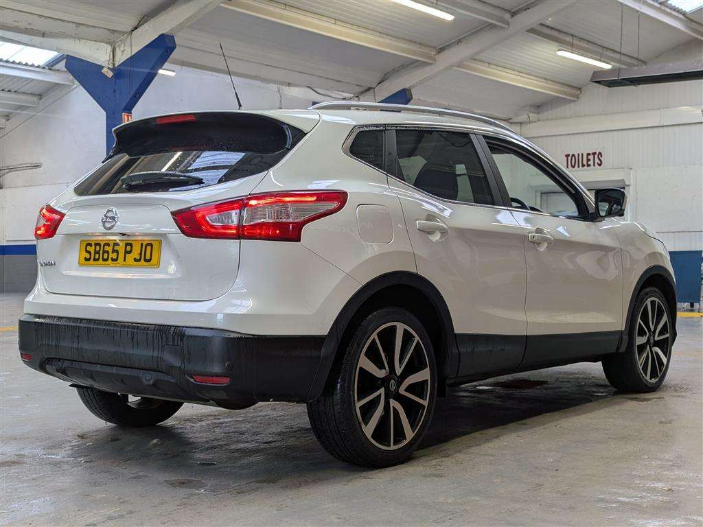 <p>2015 NISSAN QASHQAI TEKNA DIG-T</p>