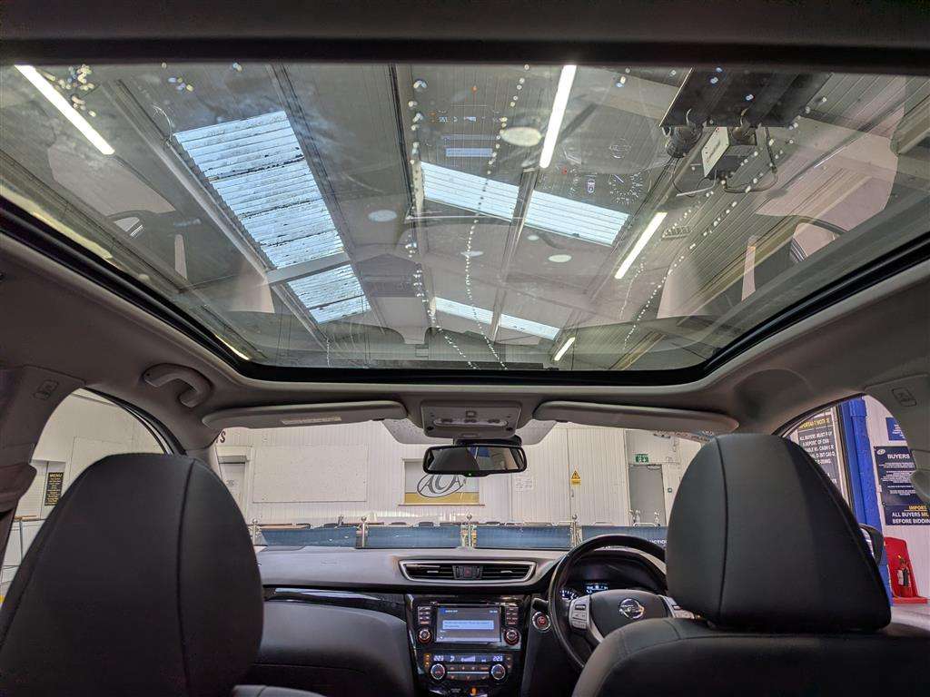 <p>2015 NISSAN QASHQAI TEKNA DIG-T</p>