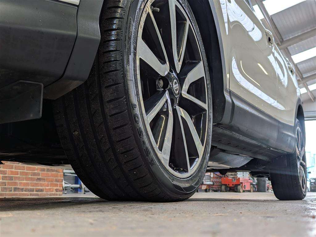 <p>2015 NISSAN QASHQAI TEKNA DIG-T</p>