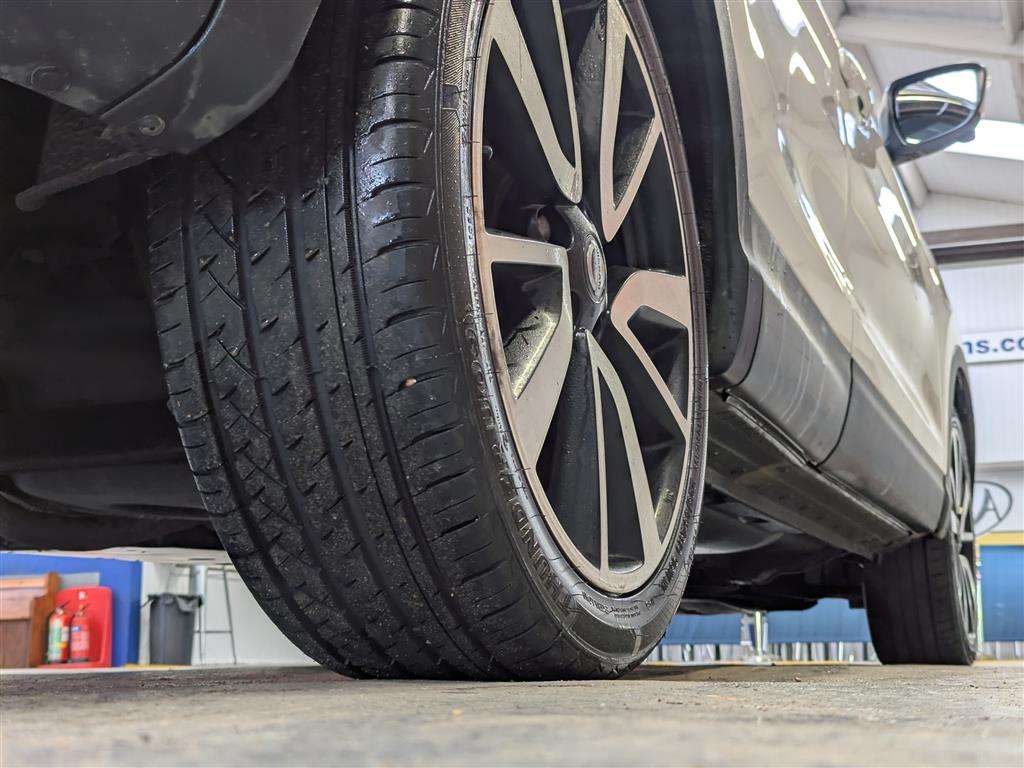 <p>2015 NISSAN QASHQAI TEKNA DIG-T</p>