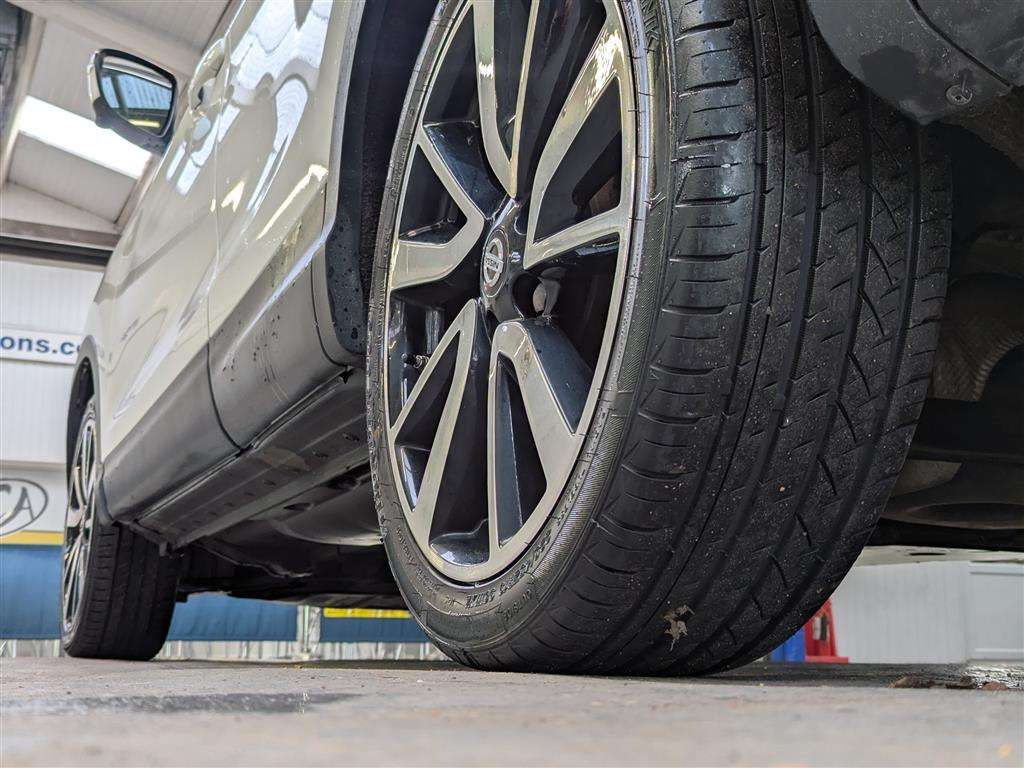 <p>2015 NISSAN QASHQAI TEKNA DIG-T</p>