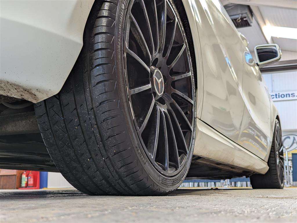 <p>2016 MERCEDES-BENZ A 180 SE</p>