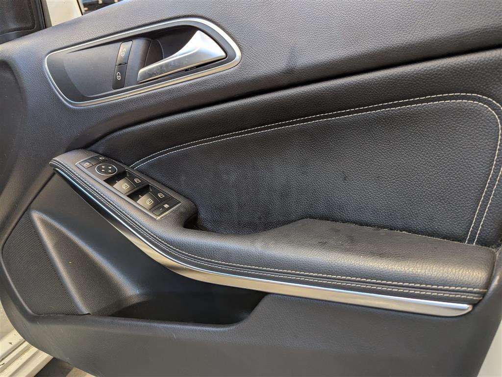 <p>2016 MERCEDES-BENZ A 180 SE</p>