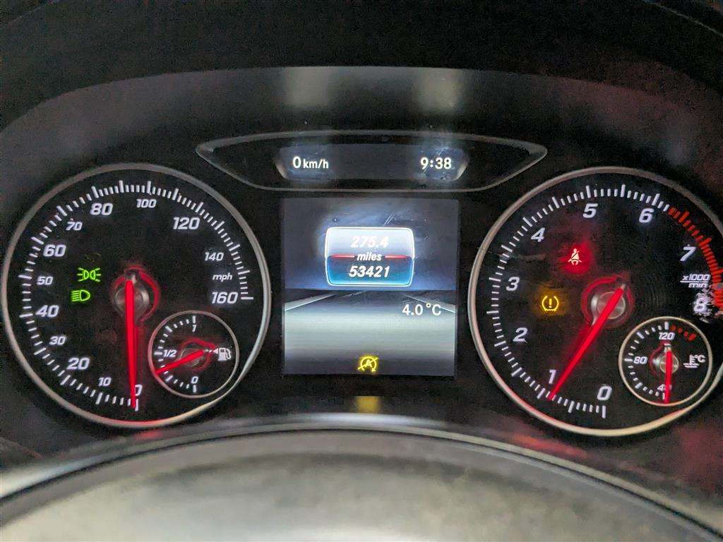 <p>2016 MERCEDES-BENZ A 180 SE</p>