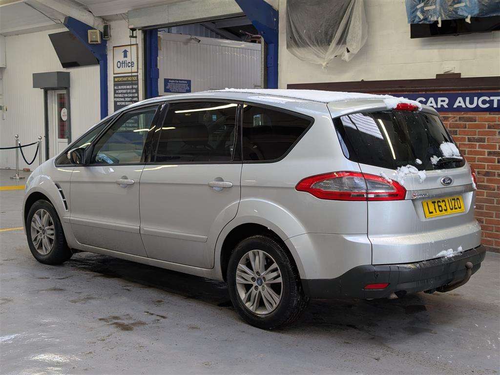 <p>2013 FORD S-MAX ZETEC TDCI 140</p>