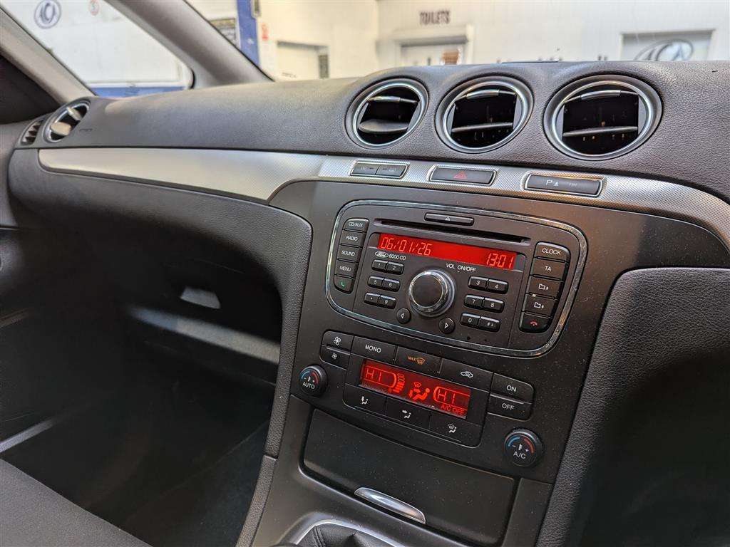 <p>2013 FORD S-MAX ZETEC TDCI 140</p>