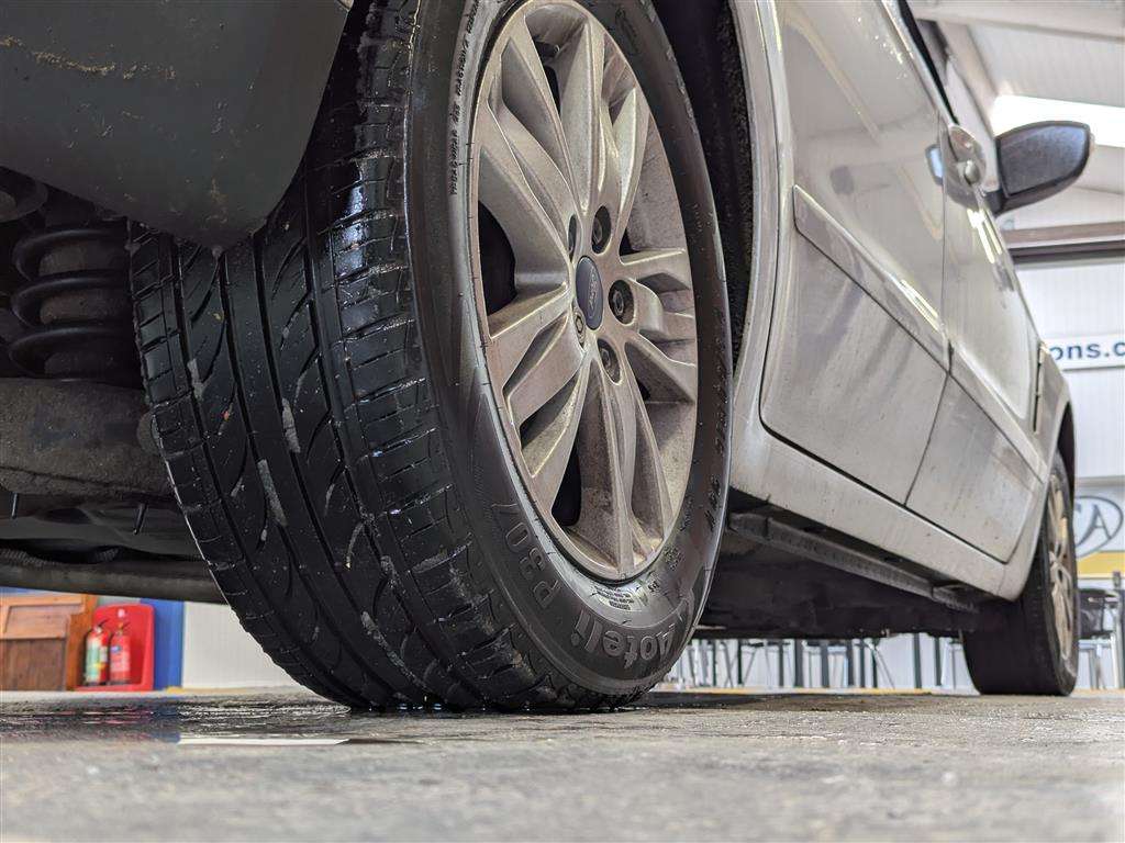 <p>2013 FORD S-MAX ZETEC TDCI 140</p>