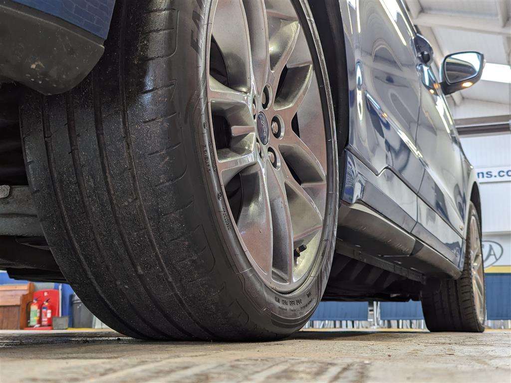 <p>2018 FORD EDGE ST-LINE AUTO</p>