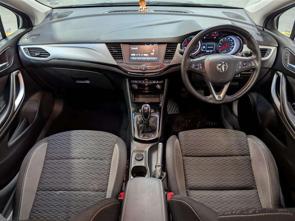 <p>2020 VAUXHALL ASTRA SRI VX LINE NAV TUR</p>