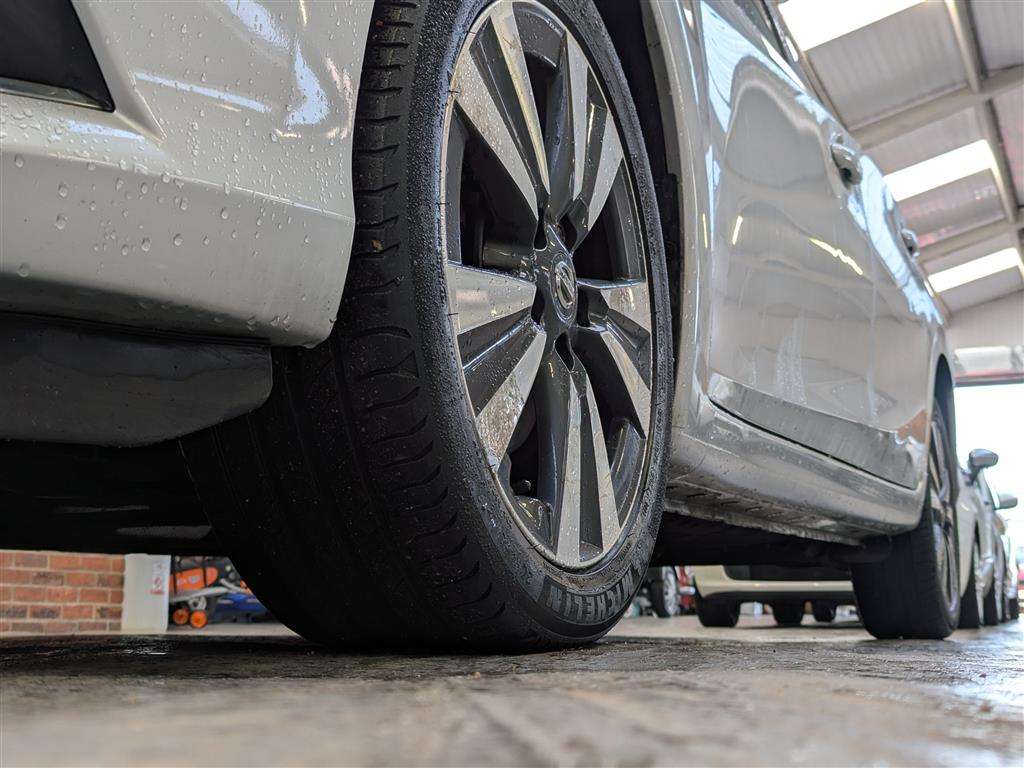 <p>2015 NISSAN PULSAR N-TEC DCI</p>