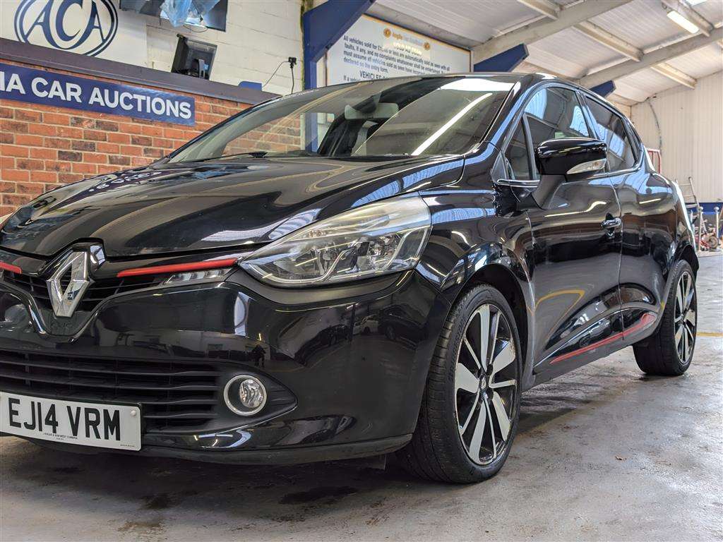 <p>2014 RENAULT CLIO D-QUE S M-NAV NRG TC</p>