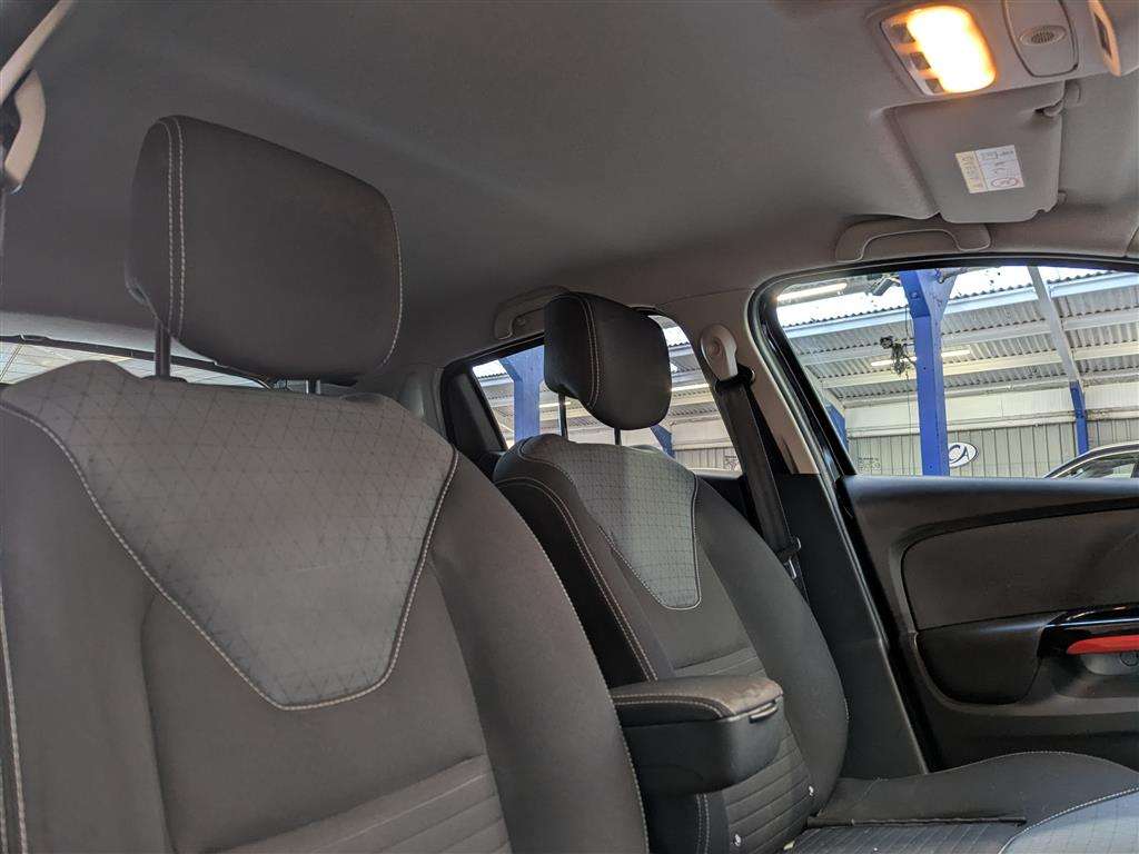 <p>2014 RENAULT CLIO D-QUE S M-NAV NRG TC</p>