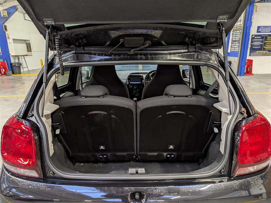 <p>2021 CITROEN C1 SHINE</p>