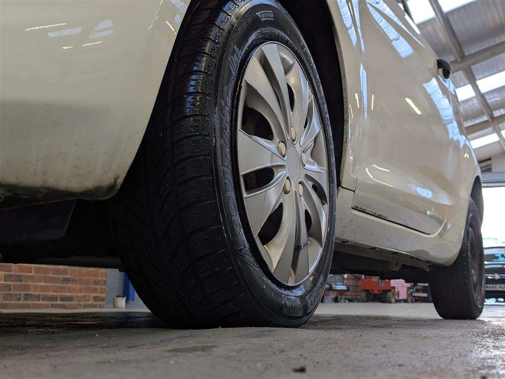 <p>2014 FORD KA STUDIO</p>