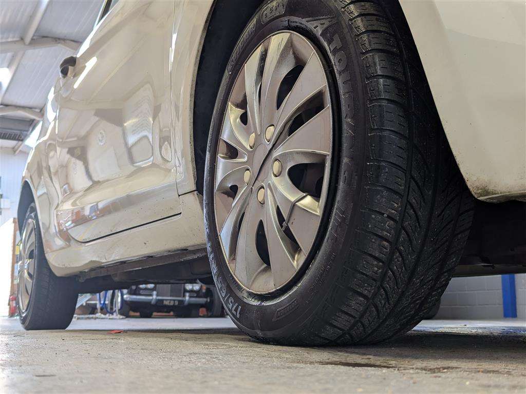 <p>2014 FORD KA STUDIO</p>