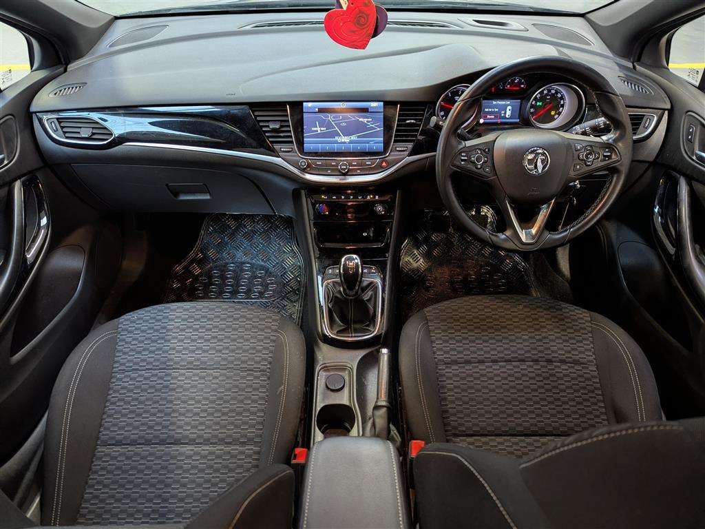<p>2016 VAUXHALL ASTRA SRI NAV CDTI S/S</p>