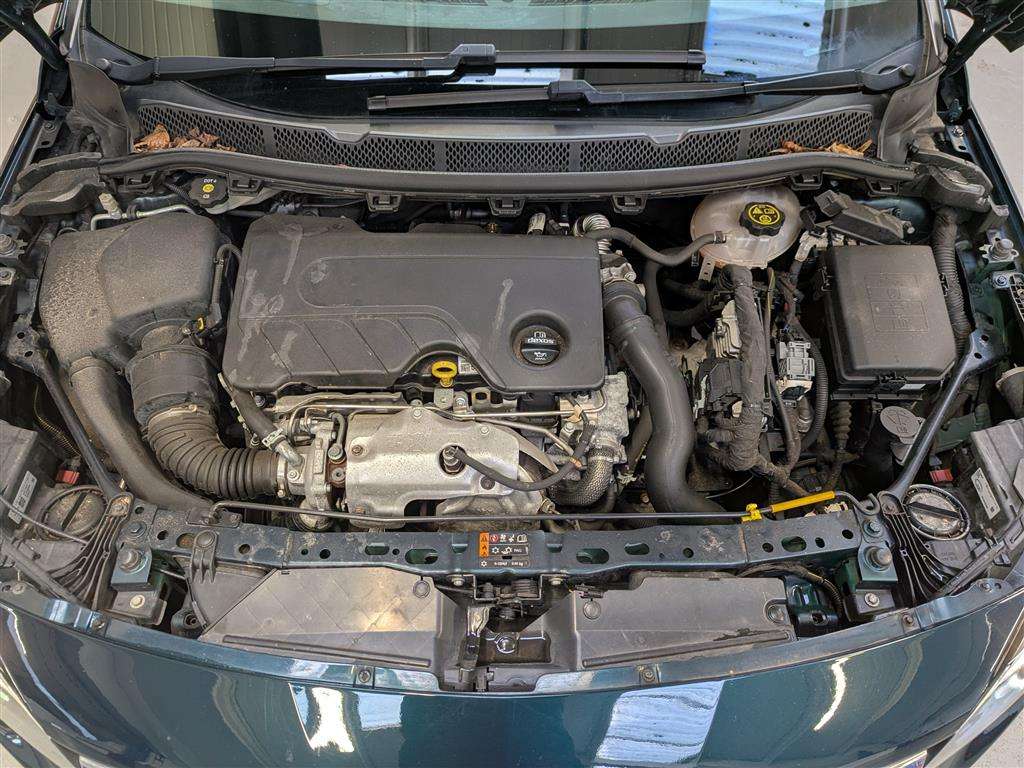 <p>2016 VAUXHALL ASTRA SRI NAV CDTI S/S</p>