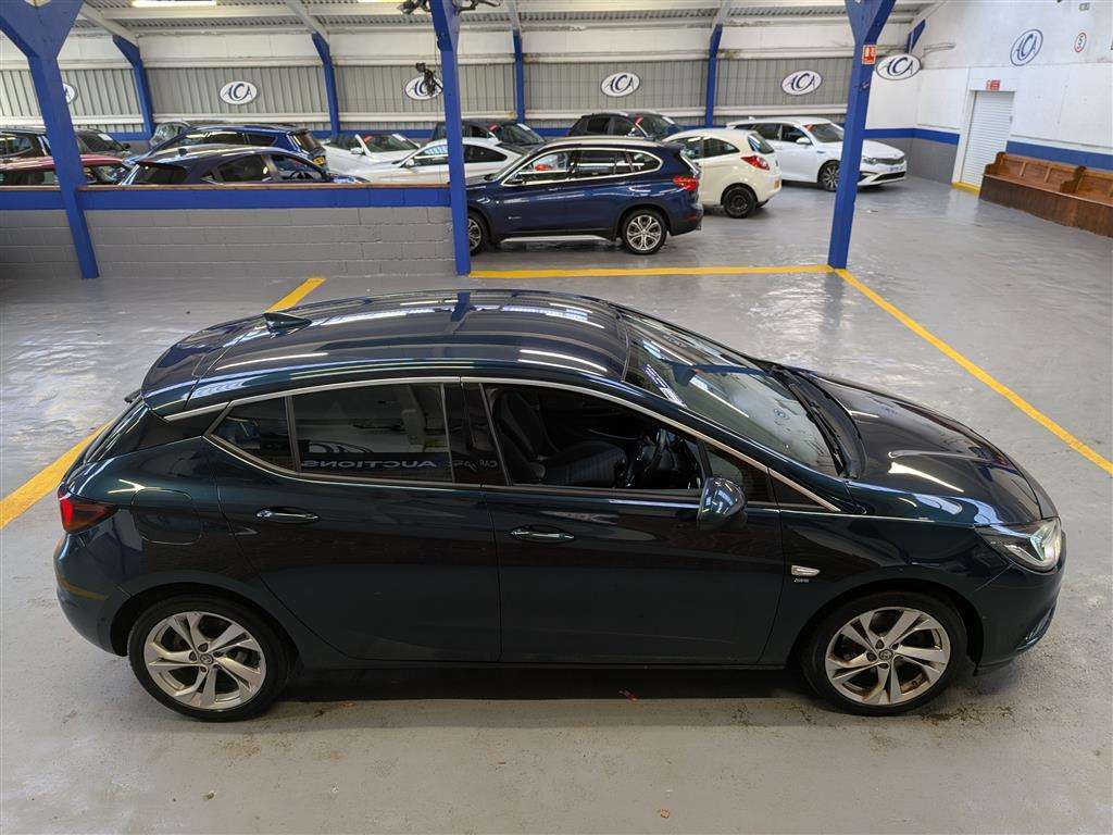 <p>2016 VAUXHALL ASTRA SRI NAV CDTI S/S</p>