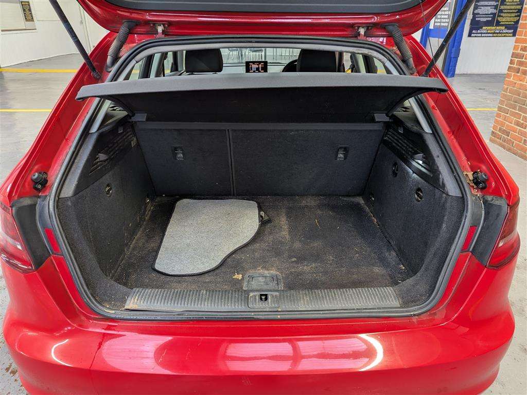 <p>2013 AUDI A3 SE TDI</p>