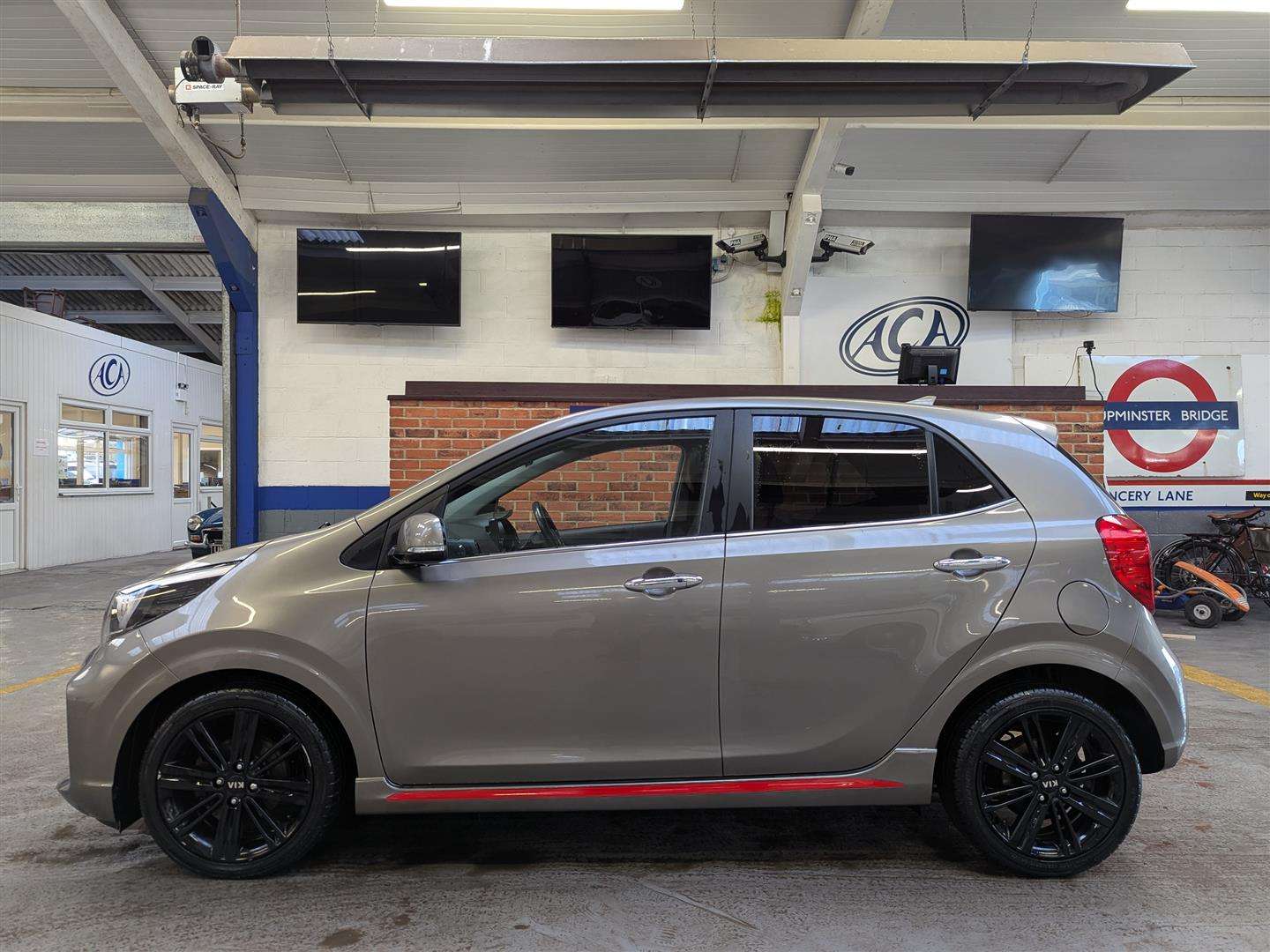 <p>2017 KIA PICANTO GT-LINE S</p>