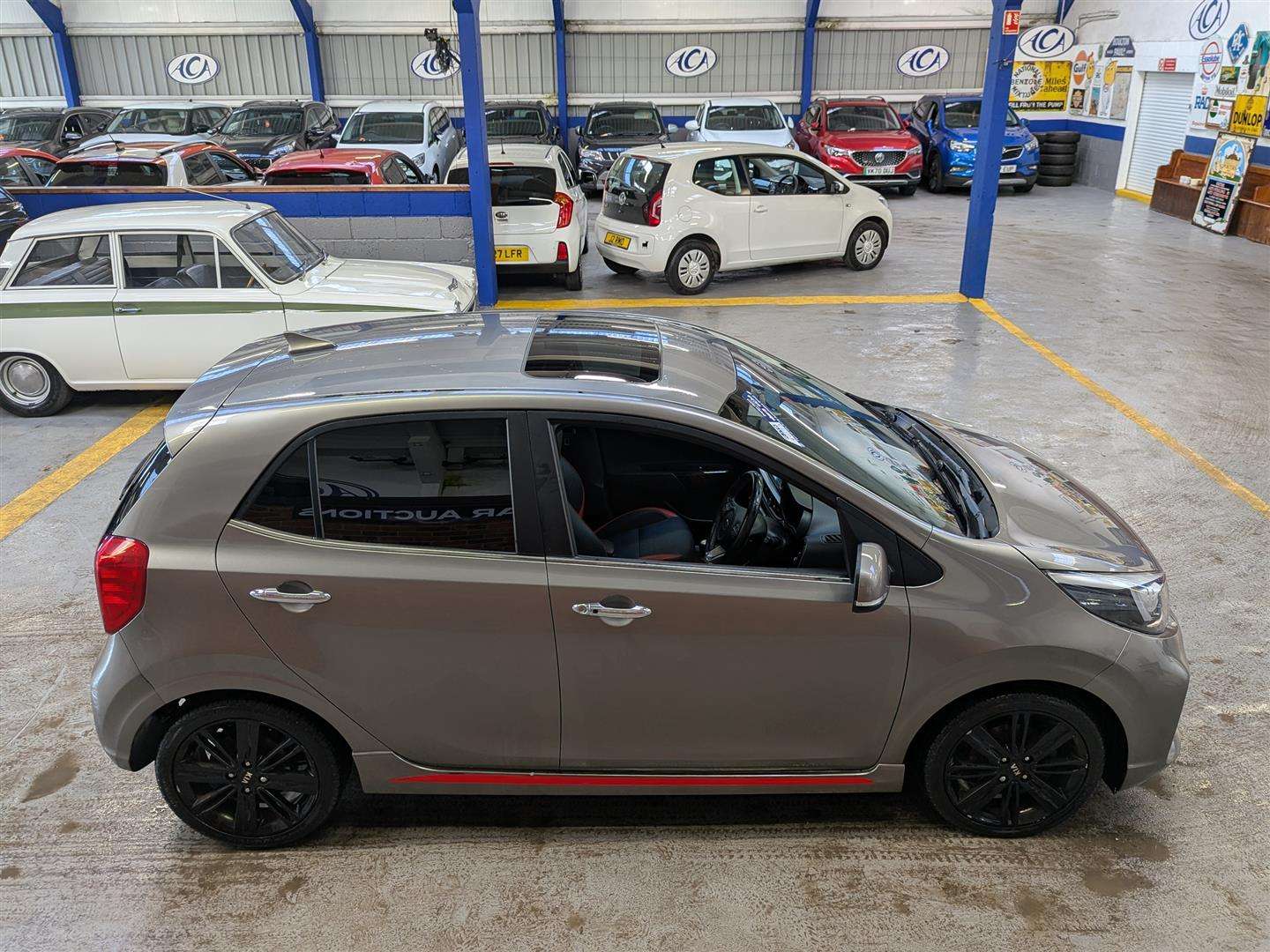 <p>2017 KIA PICANTO GT-LINE S</p>