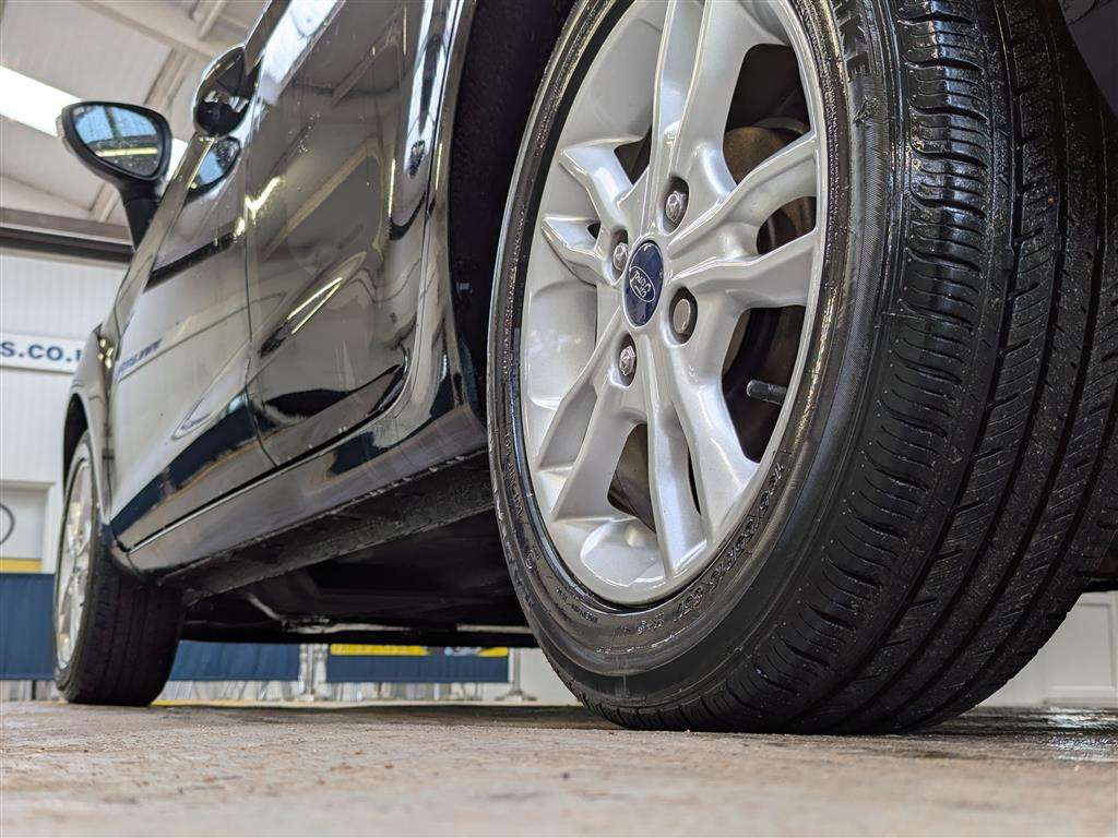 <p>2016 FORD FIESTA ZETEC TURBO</p>