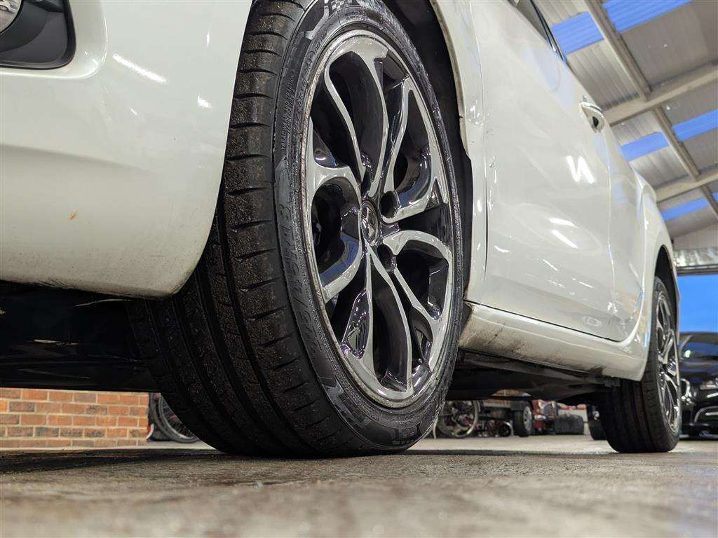 <p>2017 DS DS4 PRESTIGE BLUEHDI S/S</p>