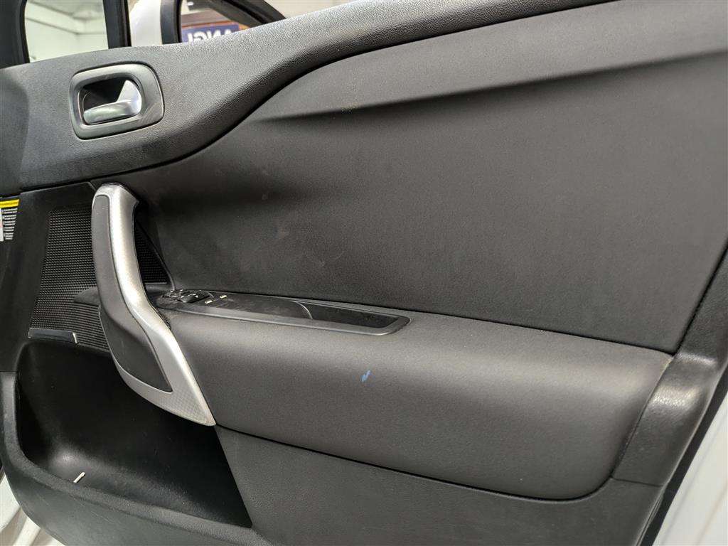 <p>2017 DS DS4 PRESTIGE BLUEHDI S/S</p>