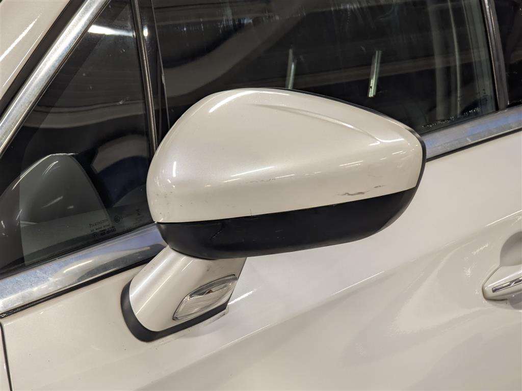 <p>2017 DS DS4 PRESTIGE BLUEHDI S/S</p>