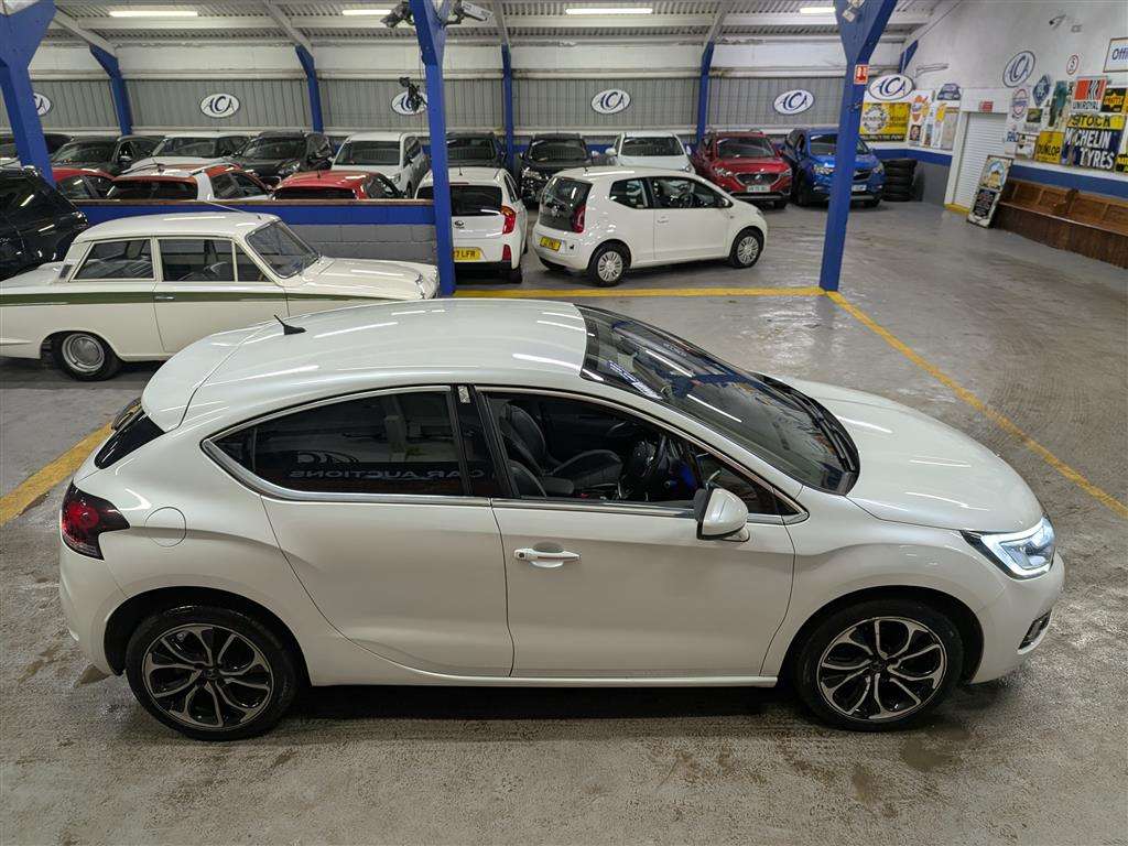 <p>2017 DS DS4 PRESTIGE BLUEHDI S/S</p>