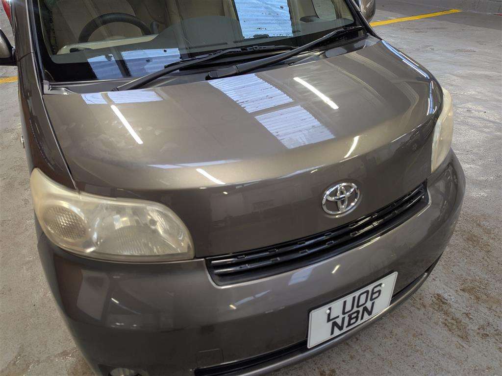 <p>2006 TOYOTA PORTE</p>