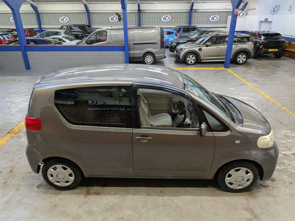 <p>2006 TOYOTA PORTE</p>