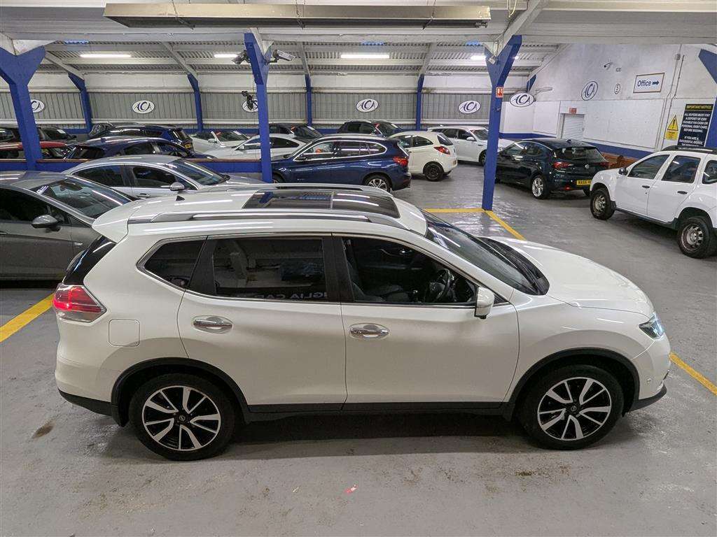 <p>2018 NISSAN X-TRAIL TEKNA SE DCI</p>