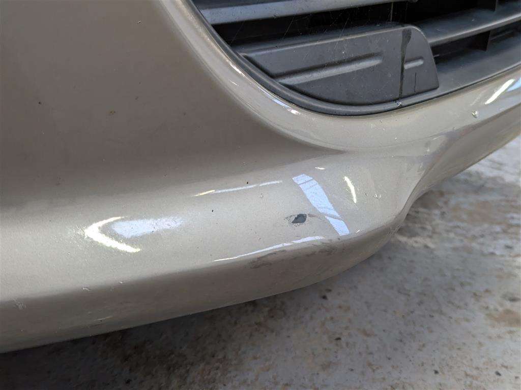 <p>2016 CITROEN C4 FEEL BLUEHDI</p>