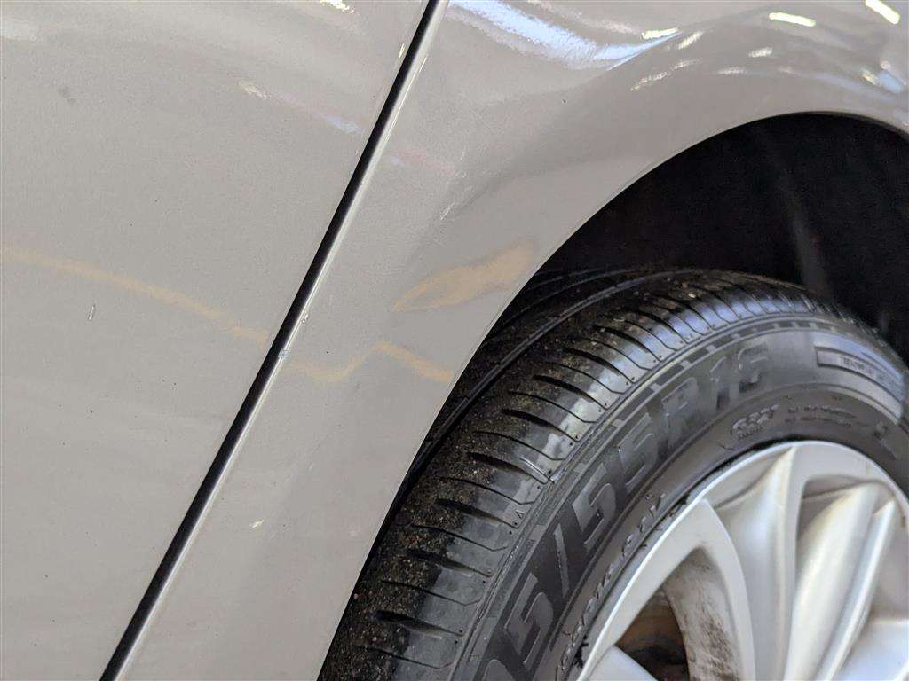 <p>2016 CITROEN C4 FEEL BLUEHDI</p>